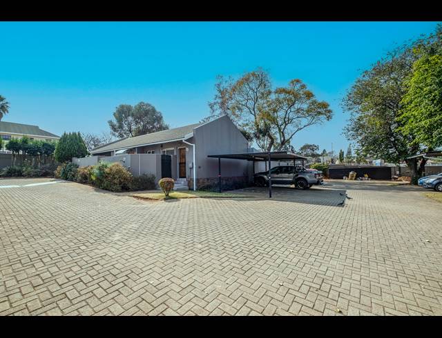 2 BEDROOM TOWNHOUSE FOR SALE IN NORTHWOLD